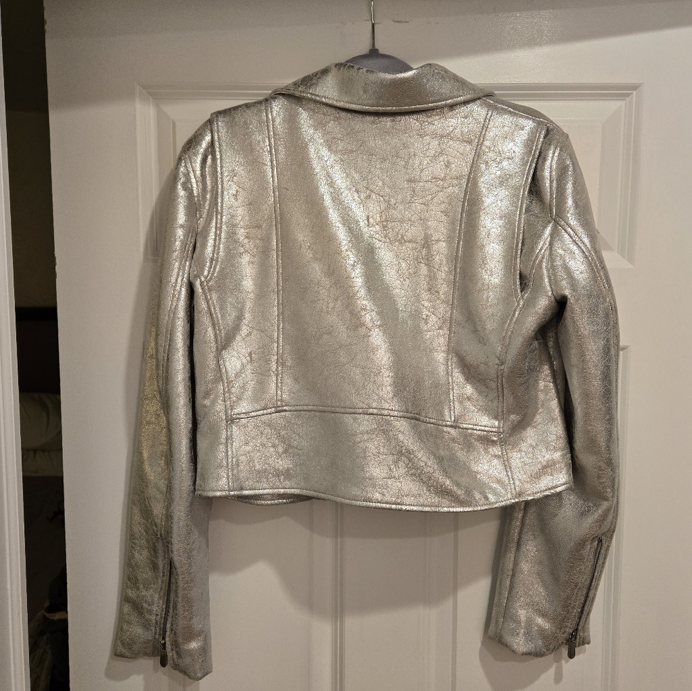 Zara - Picture 2 of 2